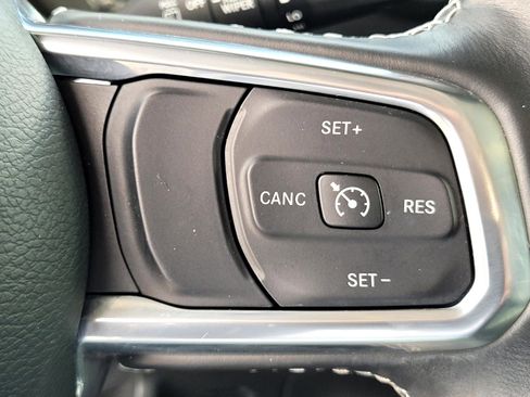 Used 2022 Jeep Wrangler Unlimited Sahara w/ Cold Weather Group image 18