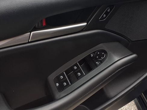 Used 2023 MAZDA MAZDA3 s image 18