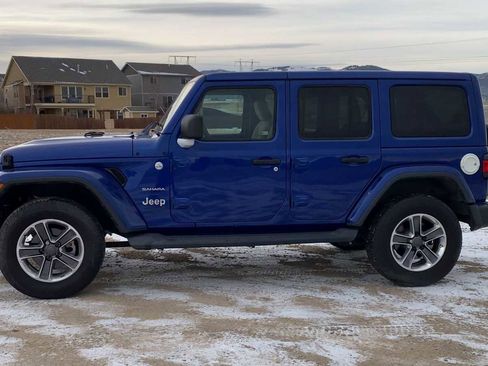 Used 2018 Jeep Wrangler Unlimited Sahara image 5