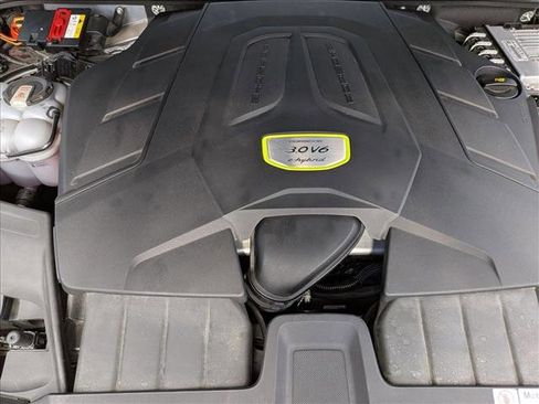 Used 2022 Porsche Cayenne E-Hybrid image 24