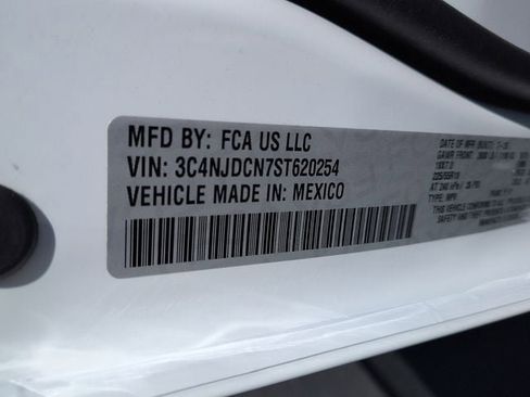 Used 2025 Jeep Compass Limited AWD/4WD image 14