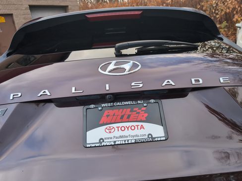 Used 2023 Hyundai Palisade SEL w/ Premium Package image 32