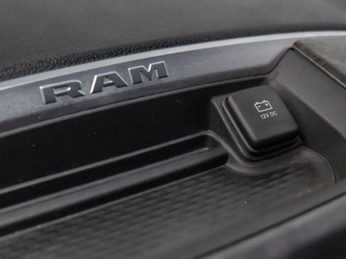 Used 2024 RAM 2500 Big Horn AWD/4WD image 30