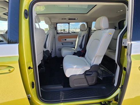New 2025 Volkswagen ID. Buzz Pro S Plus image 13