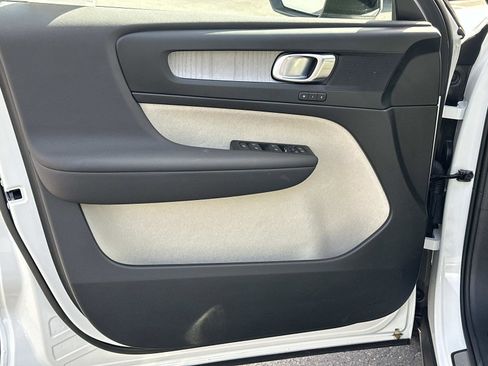 Certified 2026 Volvo XC40 B5 Plus w/ Protection Package Premier image 15