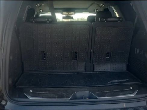 Used 2022 Chevrolet Tahoe LT w/ LT Signature Plus Package image 14