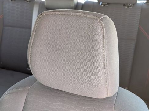 Used 2018 Toyota Tacoma SR5 AWD/4WD image 18