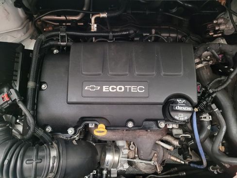 Used 2020 Chevrolet Sonic Premier FWD image 30