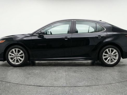Used 2025 Toyota Camry LE FWD image 5