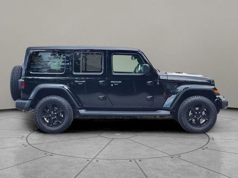 Certified 2022 Jeep Wrangler Unlimited Sahara AWD/4WD image 13