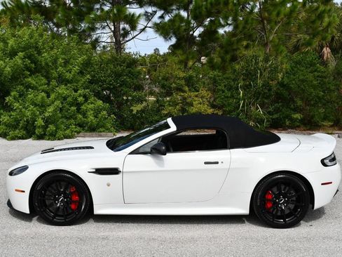 Used 2017 Aston Martin V12 Vantage S RWD image 26