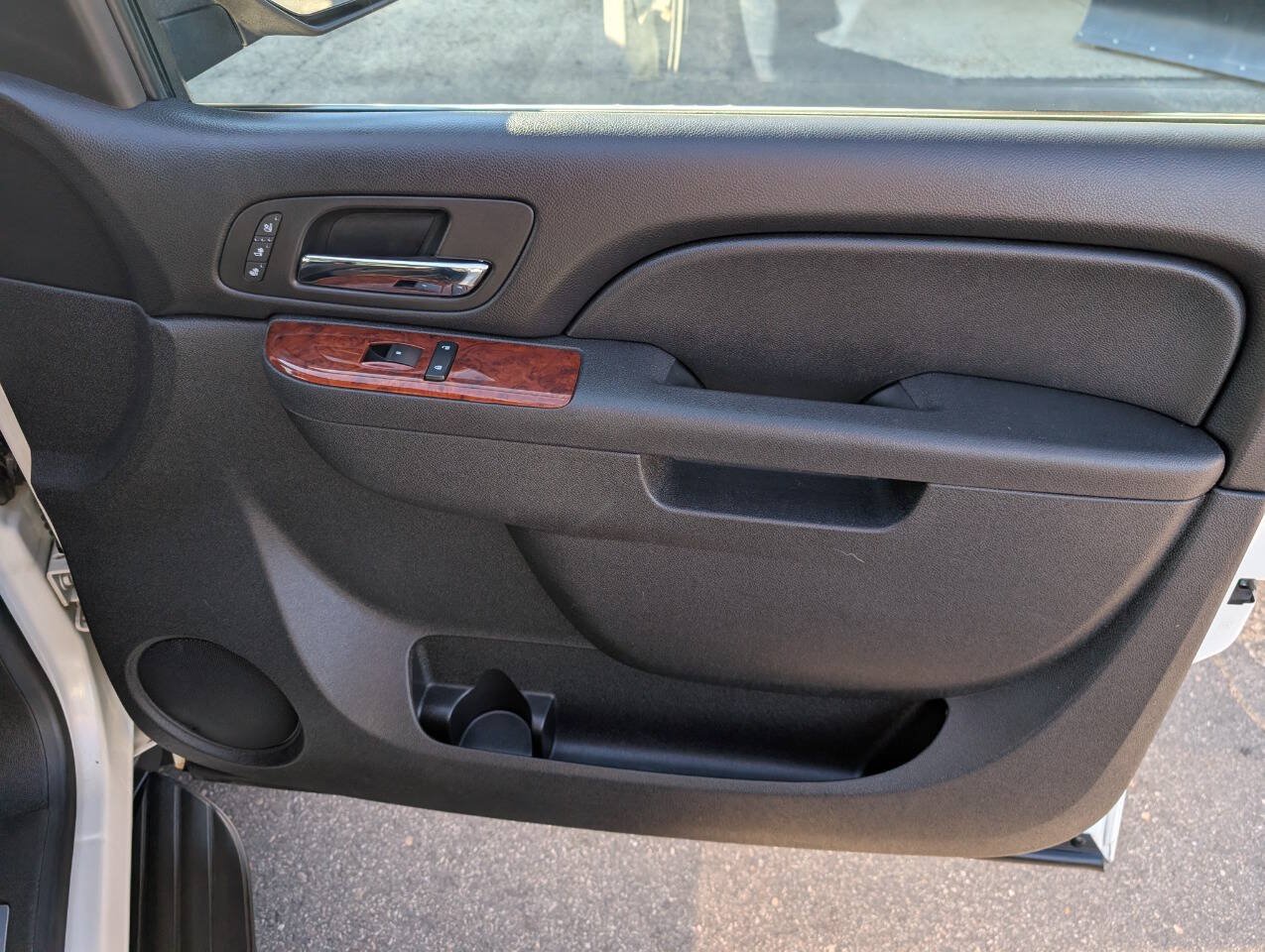 Used 2013 Chevrolet Avalanche LTZ AWD/4WD image 34