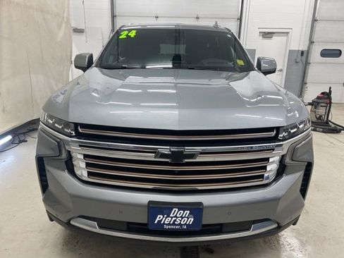 Used 2024 Chevrolet Suburban High Country image 2