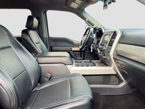 Used 2019 Ford F250 Lariat w/ Chrome Package AWD/4WD image 27