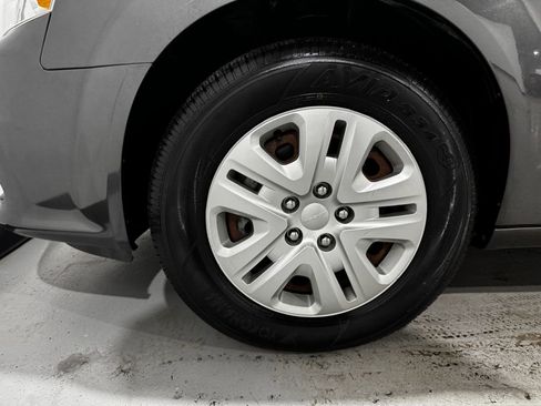 Used 2018 Dodge Grand Caravan SE image 8