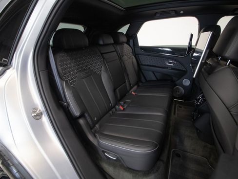 Used 2023 Bentley Bentayga Speed image 81