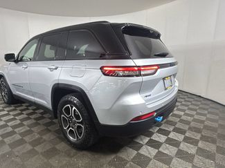 Used 2023 Jeep Grand Cherokee Trailhawk w/ Advanced Protech Group II AWD/4WD video 5
