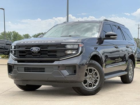 New 2026 Ford Expedition Active RWD image 2