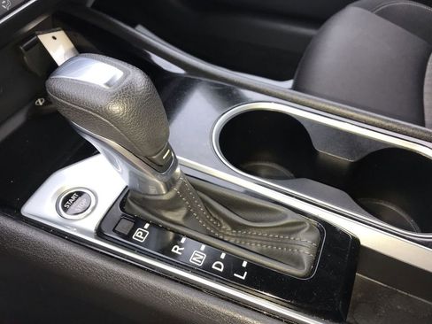 Used 2024 Nissan Altima 2.5 SV FWD image 19