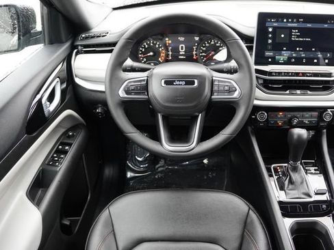 Certified 2024 Jeep Compass Limited image 18