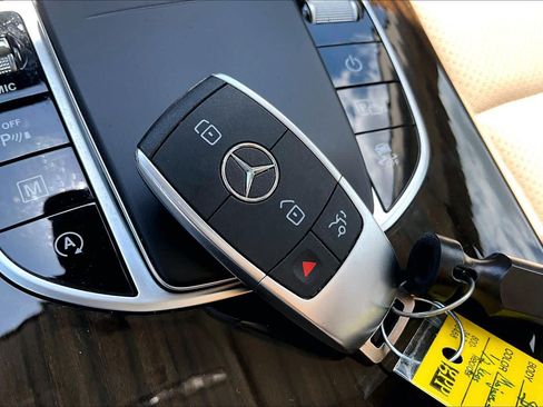 Used 2022 Mercedes-Benz GLC 300 image 15