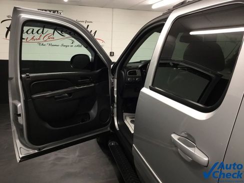 Used 2012 Chevrolet Avalanche LT w/ Suspension Package, Off-Road image 21