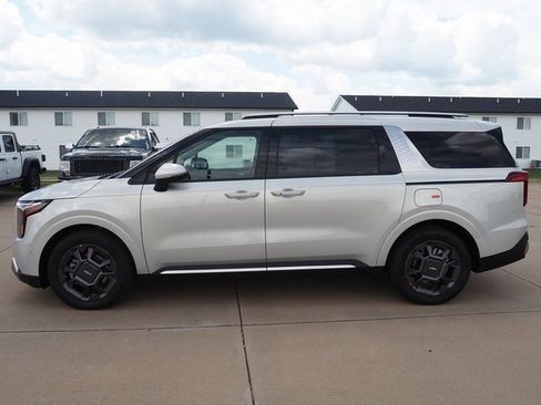 New 2026 Kia Carnival SX image 4