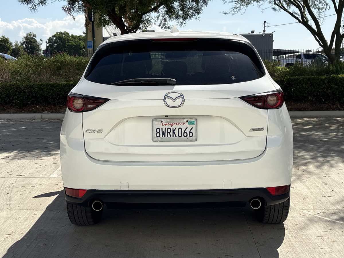 Used 2018 MAZDA CX-5 Touring w/ Preferred Equipment Package FWD image 4