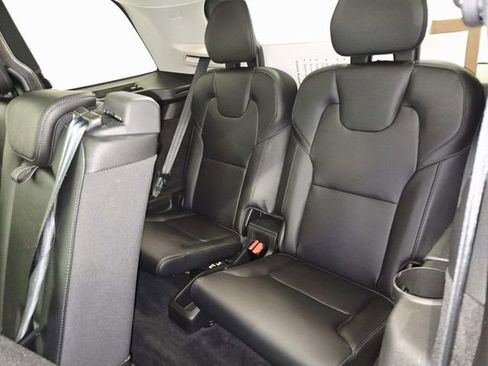 Used 2016 Volvo XC90 T6 Momentum w/ Momentum Plus Package image 11
