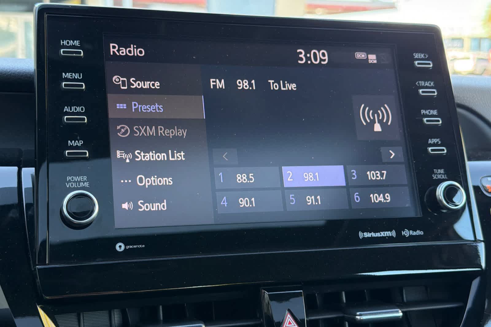 Used 2023 Toyota Camry SE w/ Audio Upgrade Package FWD image 19