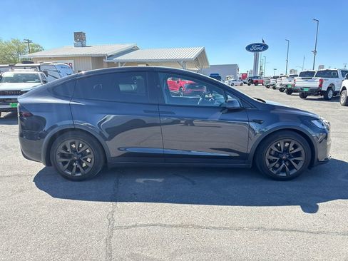 Used 2024 Tesla Model X image 8