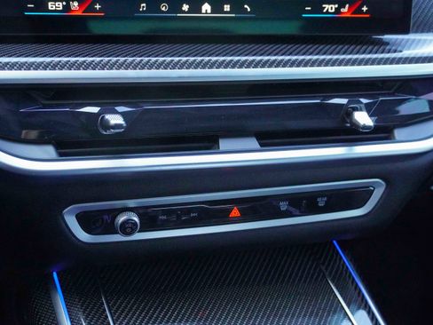 Certified 2025 BMW X7 M60i image 29