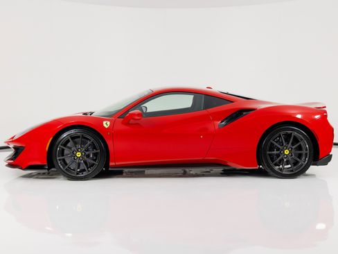 Used 2019 Ferrari 488 Pista image 6