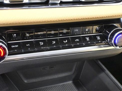 New 2026 Chevrolet Equinox ACTIV w/ Convenience Package III image 25