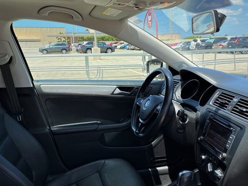 Used 2015 Volkswagen Jetta SE FWD image 10