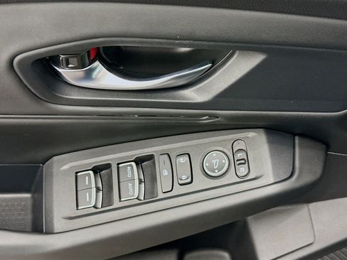 Used 2025 Honda Accord SE image 15