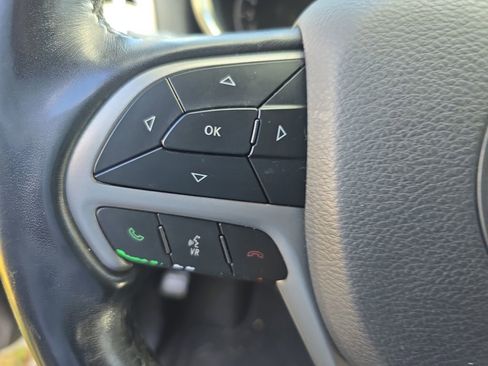 Used 2019 Jeep Grand Cherokee Altitude image 22