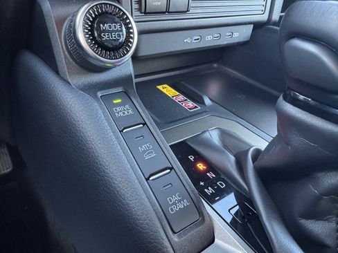 Used 2025 Toyota Land Cruiser image 27