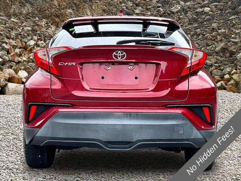 Used 2019 Toyota C-HR LE FWD image 4