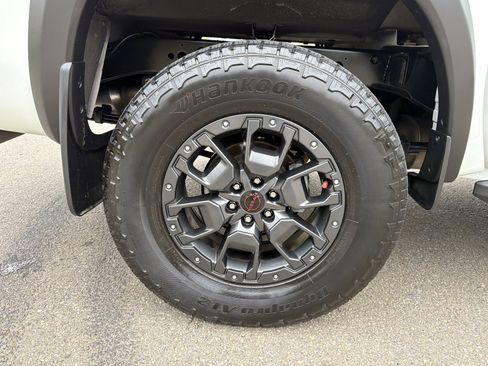 Used 2023 Nissan Frontier PRO-4X w/ Pro-4X Premium Package AWD/4WD image 17