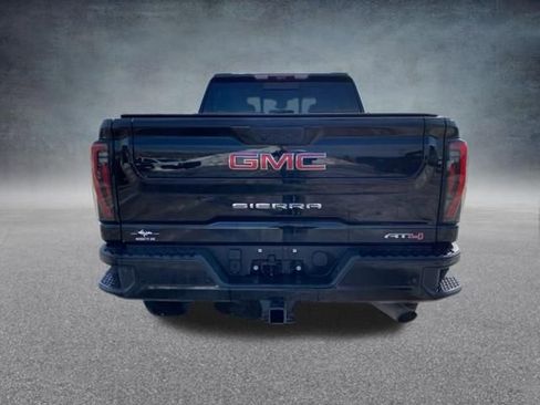 Used 2024 GMC Sierra 2500 AT4 w/ Technology Package AWD/4WD image 9