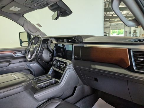 Used 2024 GMC Sierra 2500 Denali w/ Technology Package AWD/4WD image 20