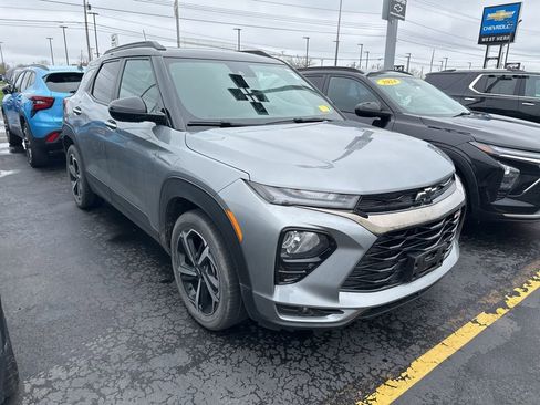 Used 2023 Chevrolet TrailBlazer RS w/ Sun and Liftgate Package image 1