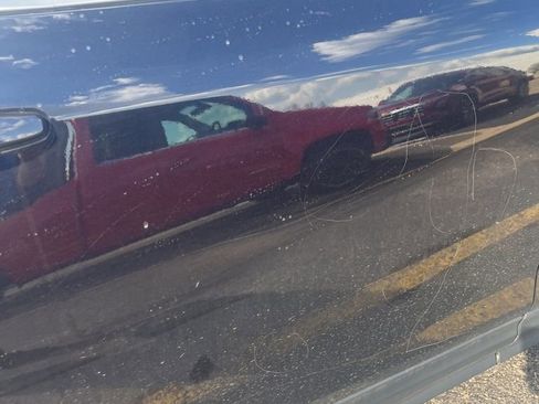 Used 2020 Chevrolet Equinox LT w/ Driver Convenience Package image 10