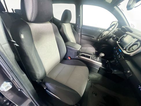 Used 2023 Toyota Tacoma TRD Off-Road image 31