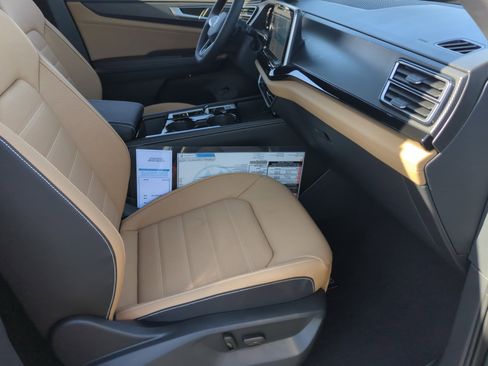 New 2026 Volkswagen Atlas Cross Sport SEL R-Line image 18