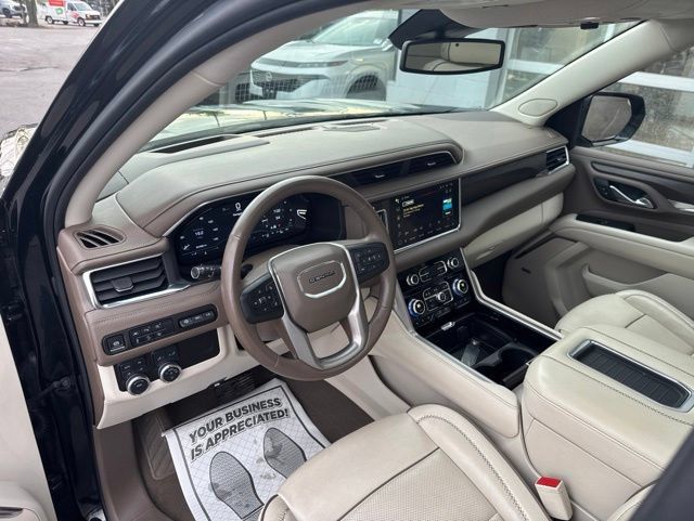 Used 2024 GMC Yukon Denali AWD/4WD image 8