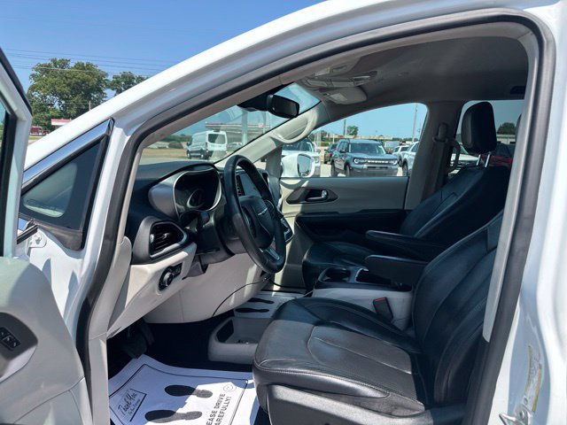 Used 2022 Chrysler Pacifica Touring-L FWD image 31
