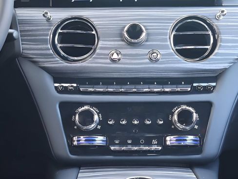 New 2026 Rolls-Royce Spectre AWD/4WD image 18