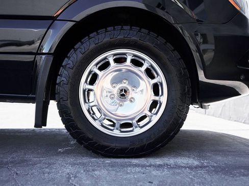 Used 2017 Mercedes-Benz Sprinter 3500 image 16